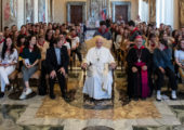 “Sejam construtores de pontes entre as pessoas”, diz Papa aos jovens