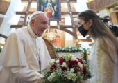 “Penso de modo particular nos jovens”, diz Papa Francisco no Iraque