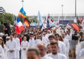 “Sejam influencers de Cristo”: Bispo do Porto celebra missa com mais de 25 mil jovens
