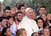 Papa Francisco envia mensagem aos jovens no aniversário da Exortação Christus Vivit